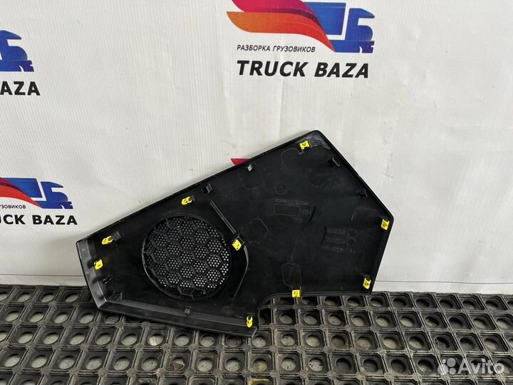 82301918 Решетка динамика правая Renault T