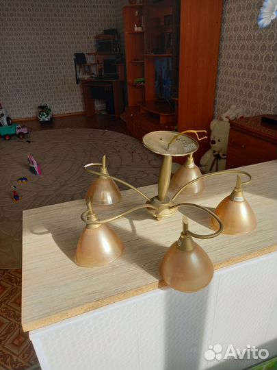Продаю люстру