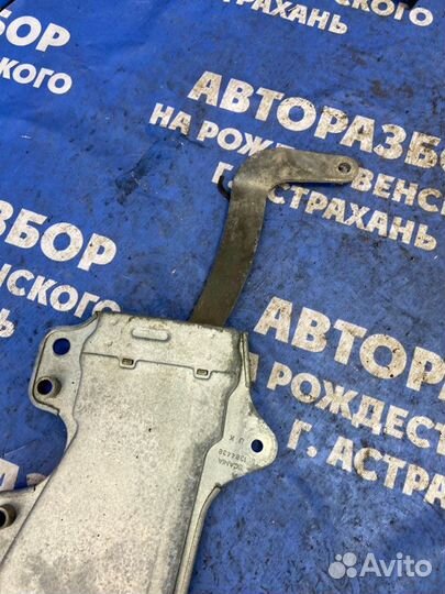 Ограничитель двери. Scania P094Cb6X4Hz260