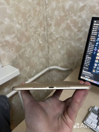 Apple iPad Mini 4