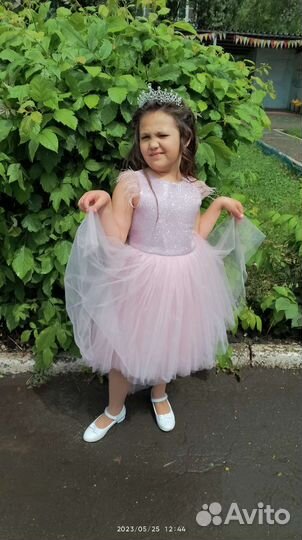Платье для девочки 140рост
