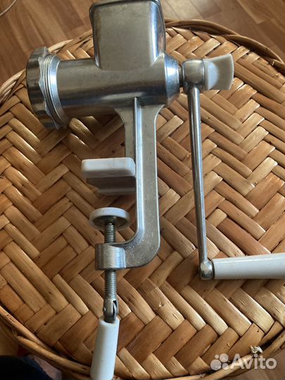 Мясорубка ручная новая