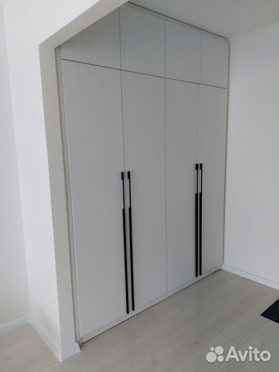 Современный шкаф