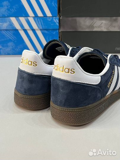 Кроссовки adidas spezial