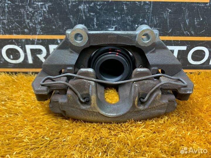 Суппорт передний левый Audi A1 8X caxa 2012