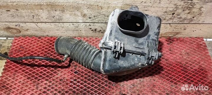 Корпус воздушного фильтра Geely MK Cross