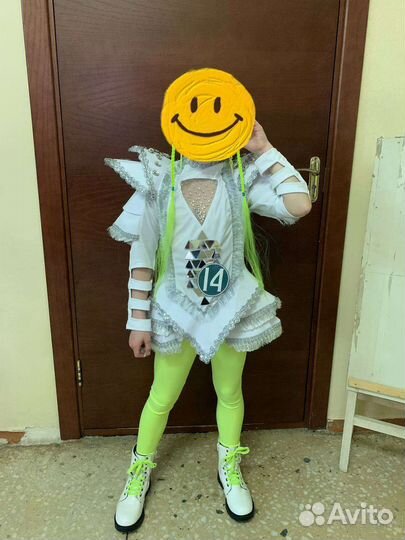 Костюм белый для выступлений