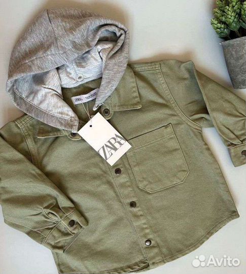 Джинсовая рубашка с капюшоном р.116