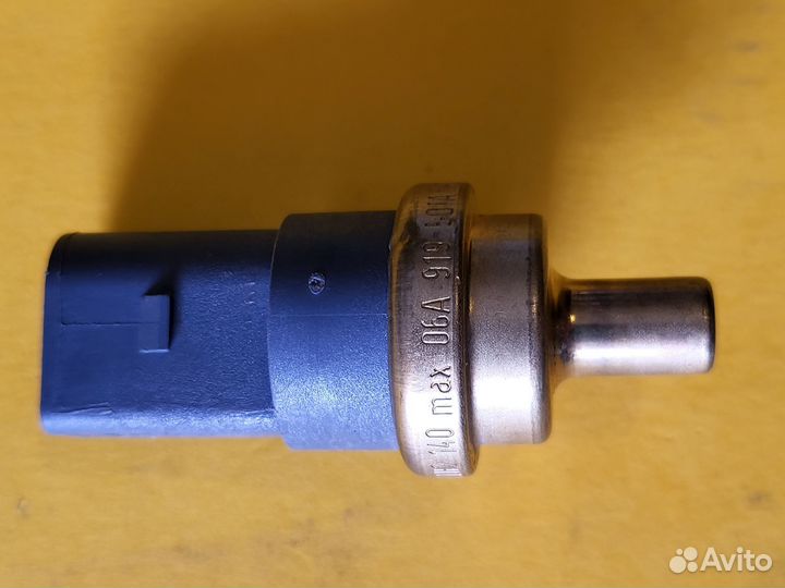 Датчик температуры Mitsubishi Lancer