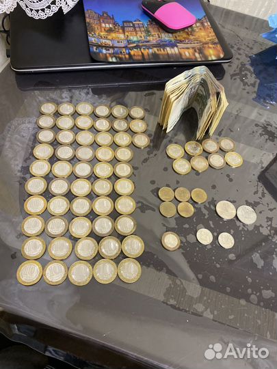 Монеты и купюры