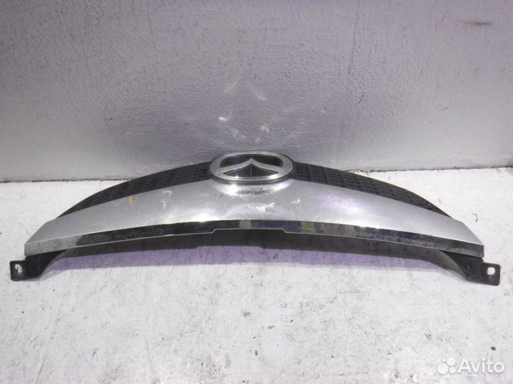 Решетка радиатора Мазда