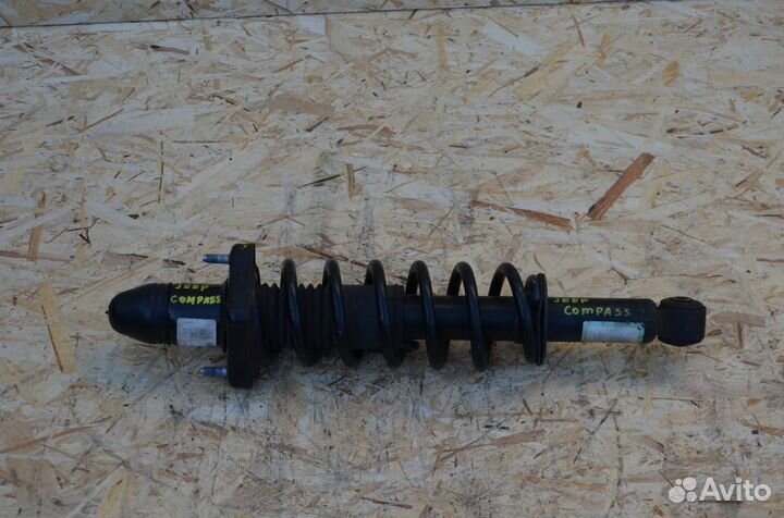 Стойка амортизатора задняя Jeep Compass MK49 2011+