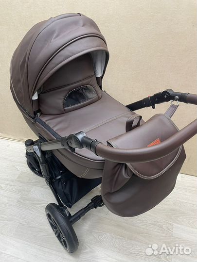 Коляска новая