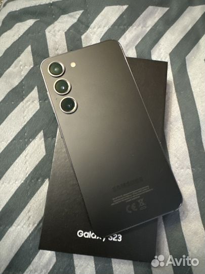 Samsung Galaxy S23, 8/256 ГБ