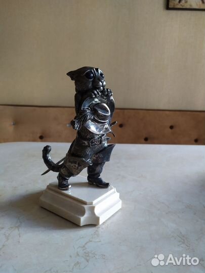 Бронзовая статуэтка