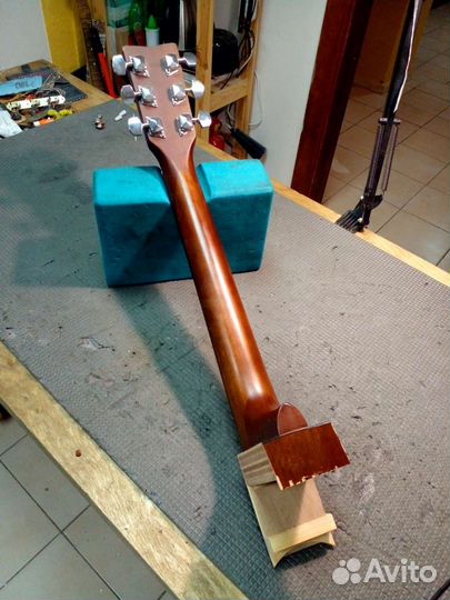 Гриф от гитары