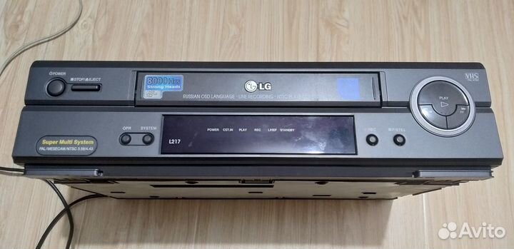 Видеомагнитофон LG L217