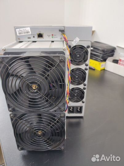 Asic майнер Bitmain Antminer S19