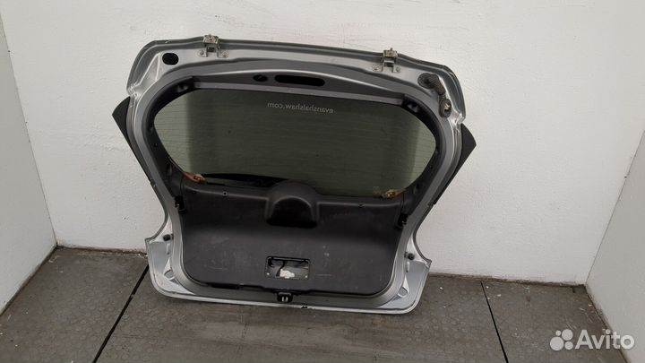 Крышка багажника Nissan Juke