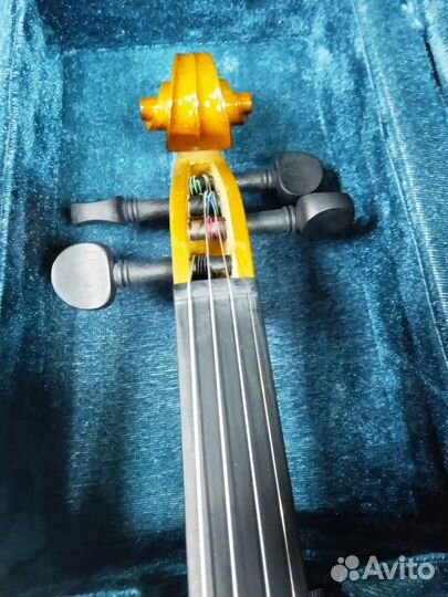 Скрипка 4/4 в комплекте flight FV-44