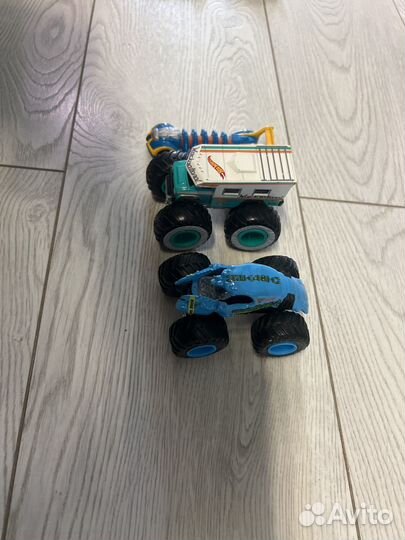 Hot wheels машинки