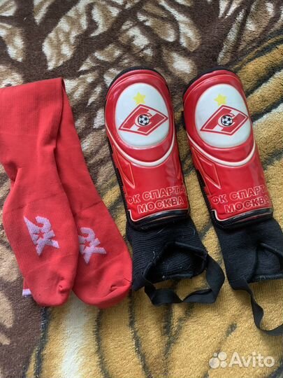 Щитки футбольные