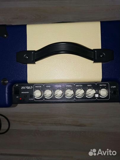 Гитарный комбоусилитель Cort CM15R, 15Вт