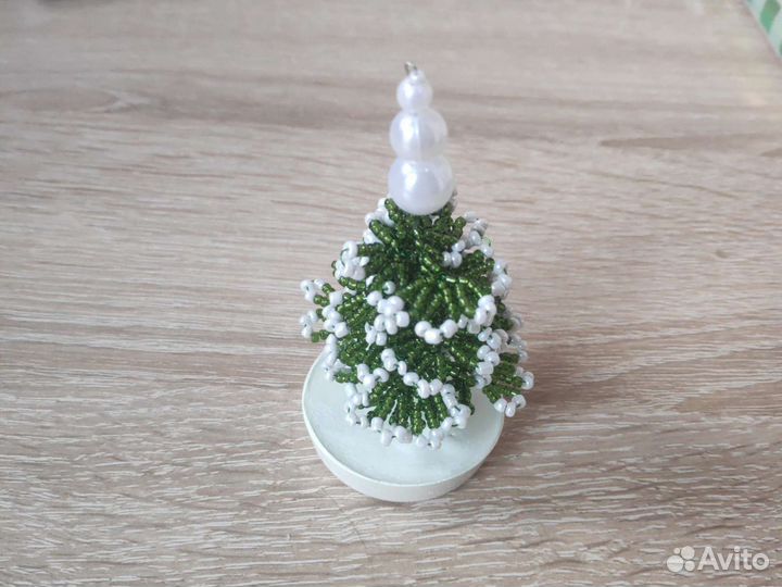 Ёлочка из бисера, ручная работа