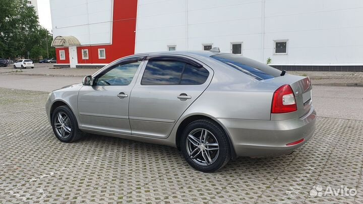 Skoda Octavia 1.6 AT, 2010, 198 000 км