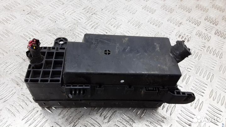 Блок предохранителей Mitsubishi L200