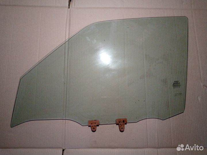 Стекло двери передней левой Nissan Juke F15