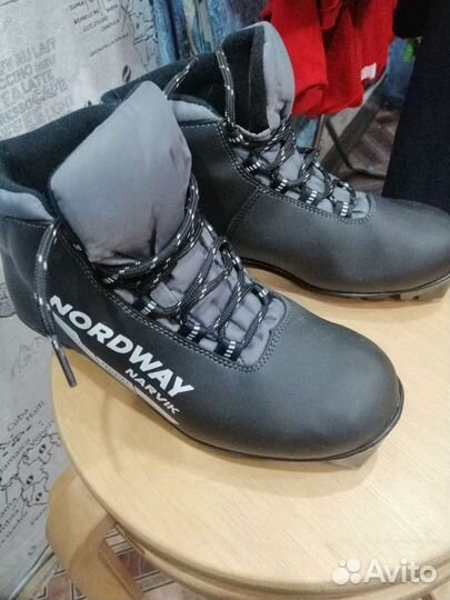 Лыжные ботинки 40 размер