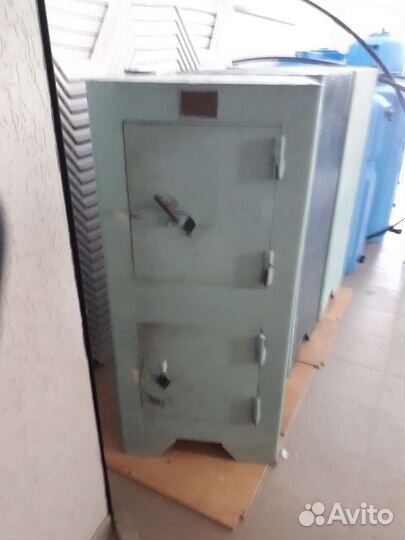 Шкаф металлический сейф
