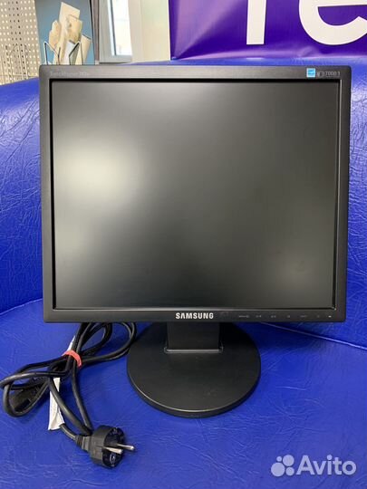 Монитор Samsung