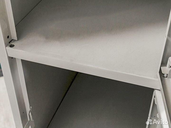 Металлический шкаф