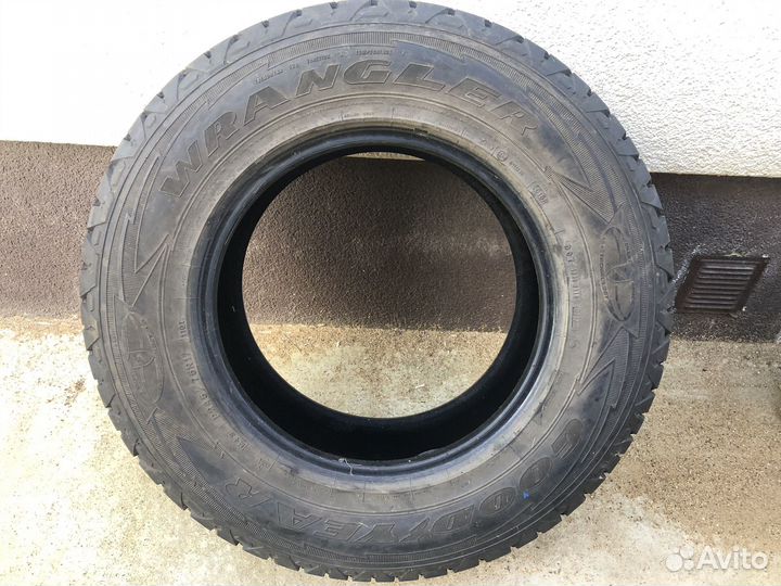 Goodyear Wrangler AT 245/75 R17 110T
