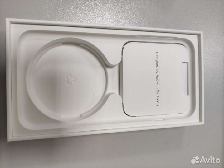 Коробка от iPhone SE 64 Гб