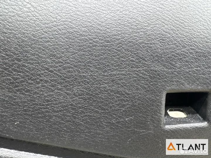 Пластик салона nissan skyline