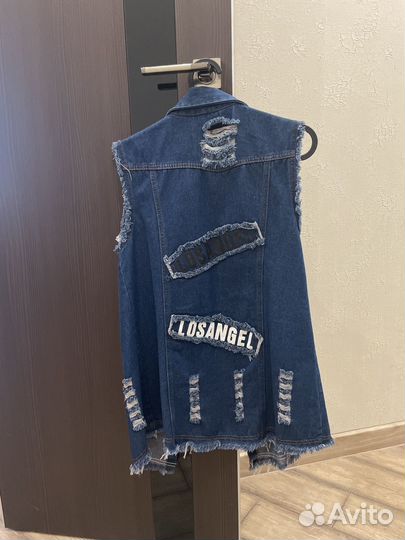 Джинсовая безрукавка женская