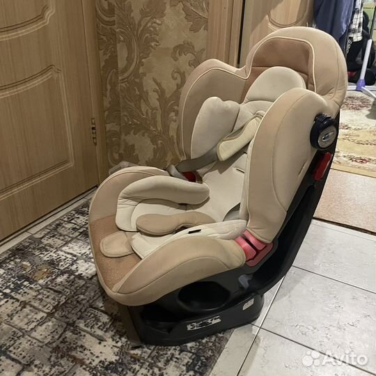 Детское автомобильное кресло