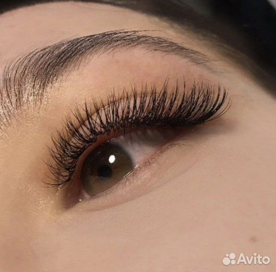 Наращивание ресниц и долговременная укладка бровей