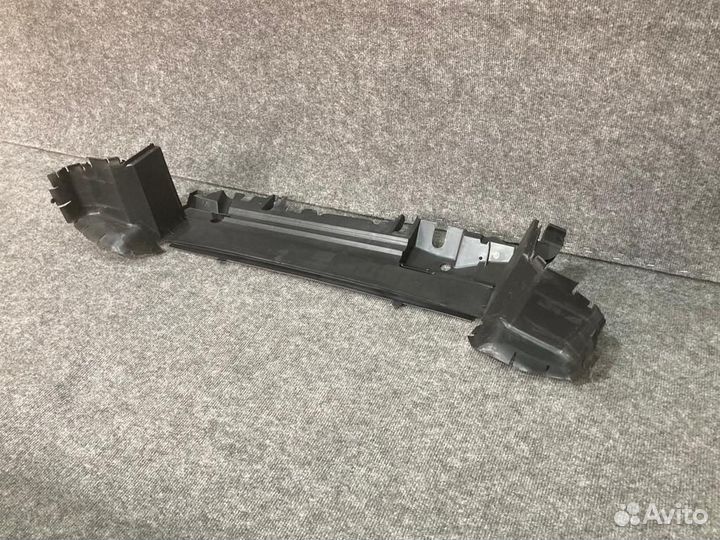 Дефлектор воздуховод радиатора Мерседес W 212