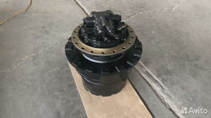 Бортовая (Редуктор хода) Хитачи 240-3 с мотором-90