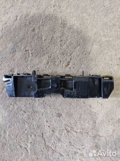 Направляющая бампера правая Renault Logan 2