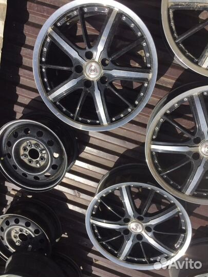 Диски r18 литые