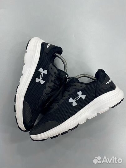 Кроссовки Under Armour 2 36p Оригинал