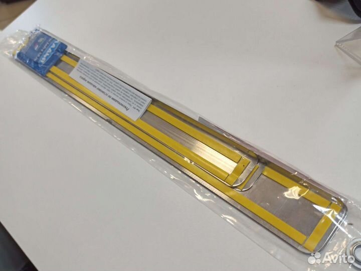 Накладки на пороги LADA granta