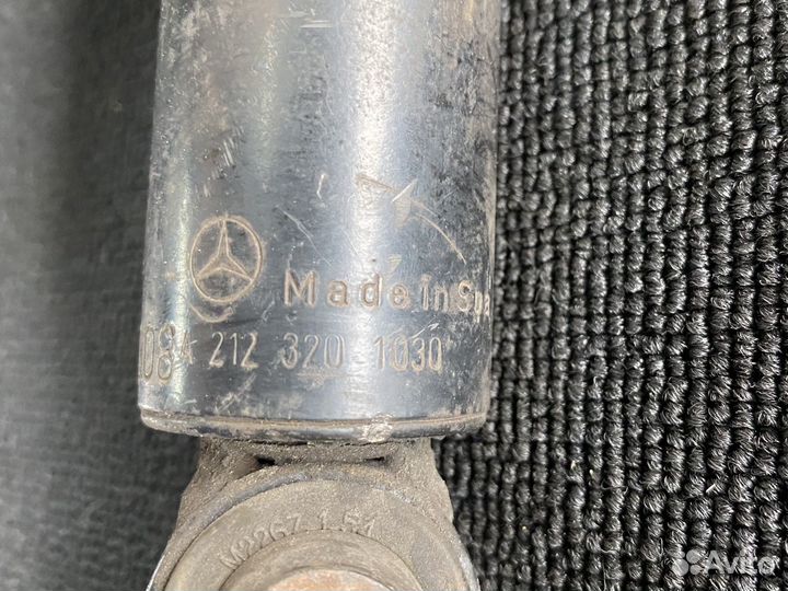 Амортизатор задний Mercedes Benz w212 оригинал