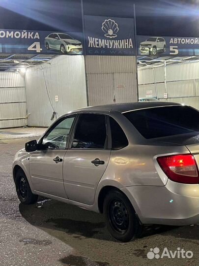 LADA Granta 1.6 МТ, 2012, 335 000 км