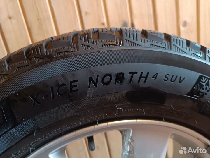 Michelin X-Ice North 4 235/65 R17